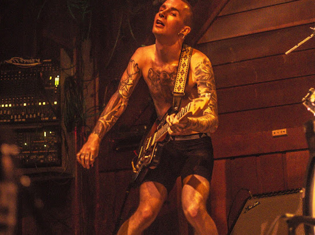 disassturbator band member